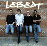 Lebeat pressefoto op af væg